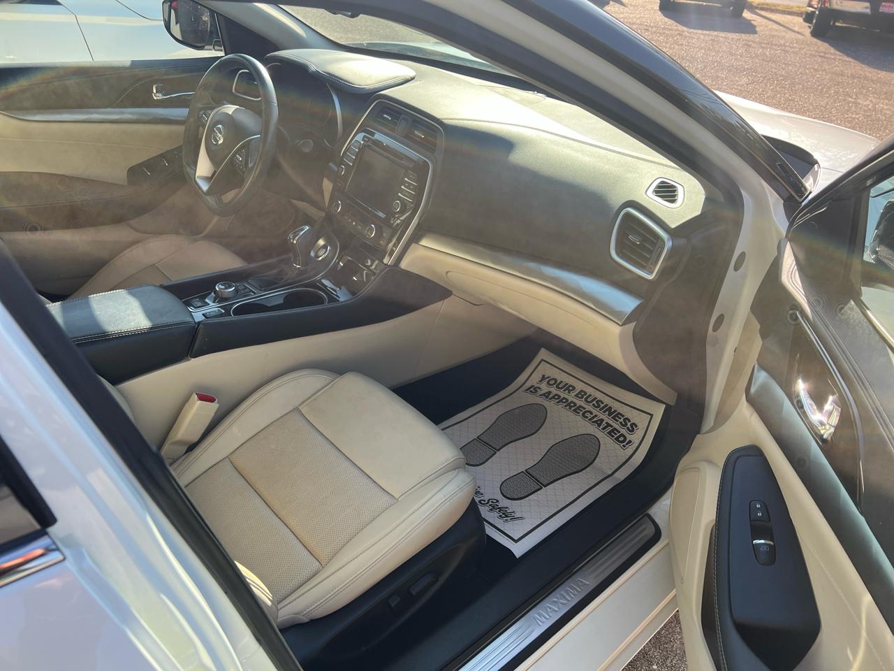 Nissan Maxima SV CVT 2022