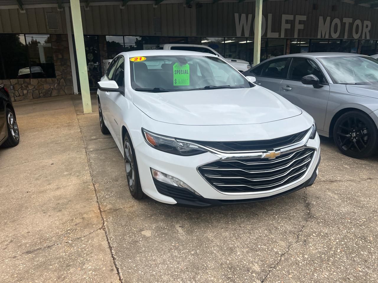 Chevrolet Malibu 4dr Sdn LT 2021