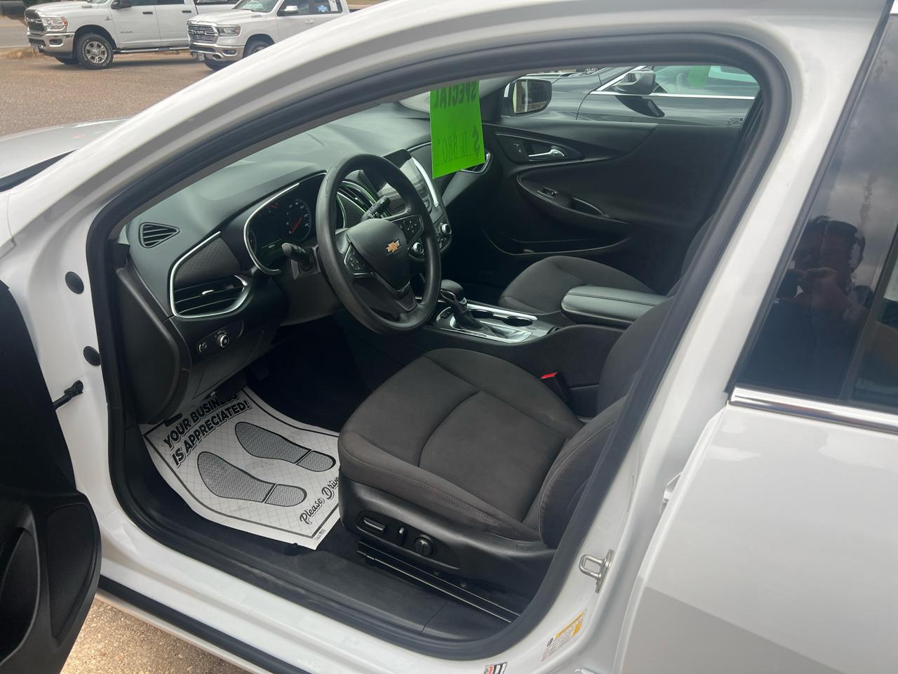Chevrolet Malibu 4dr Sdn LT 2021