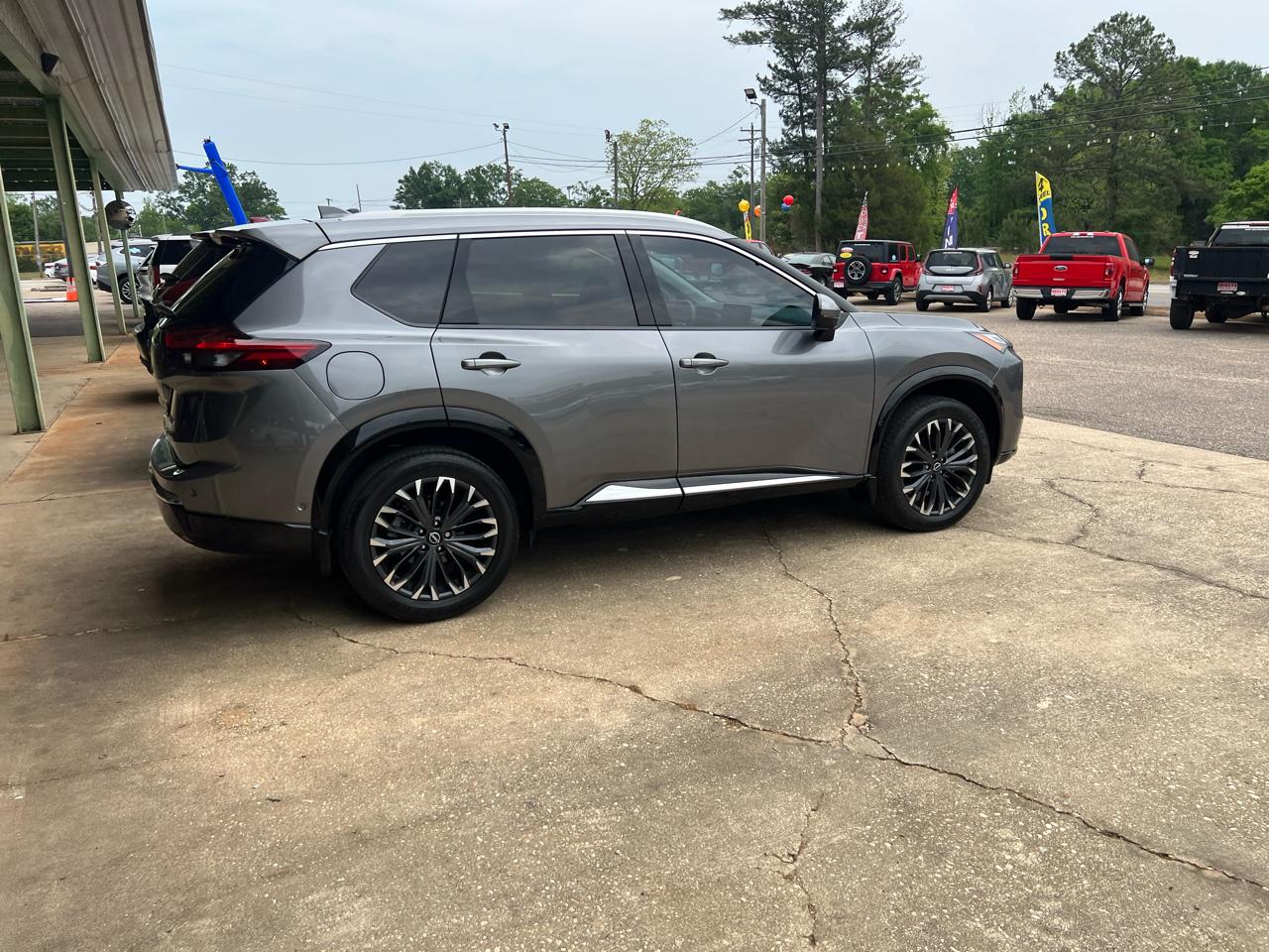 Nissan Rogue FWD Platinum 2024