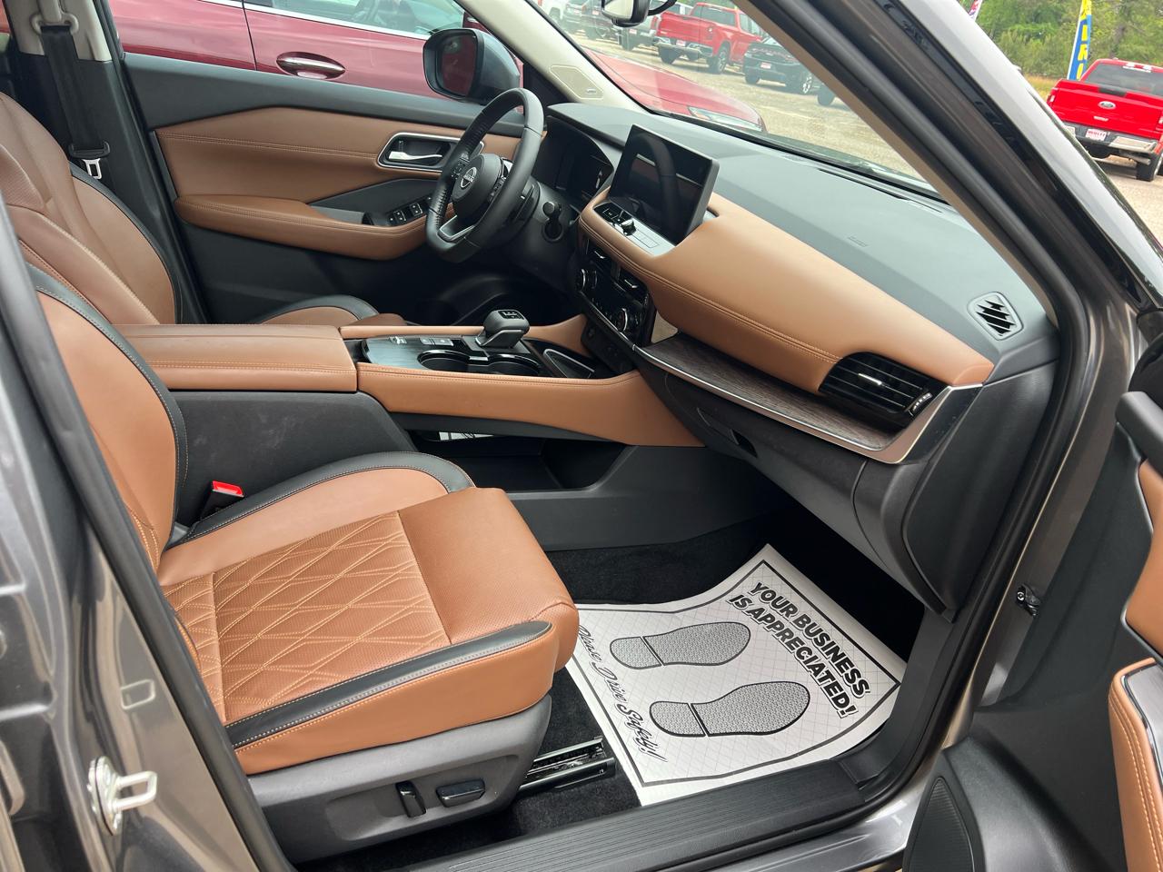 Nissan Rogue FWD Platinum 2024