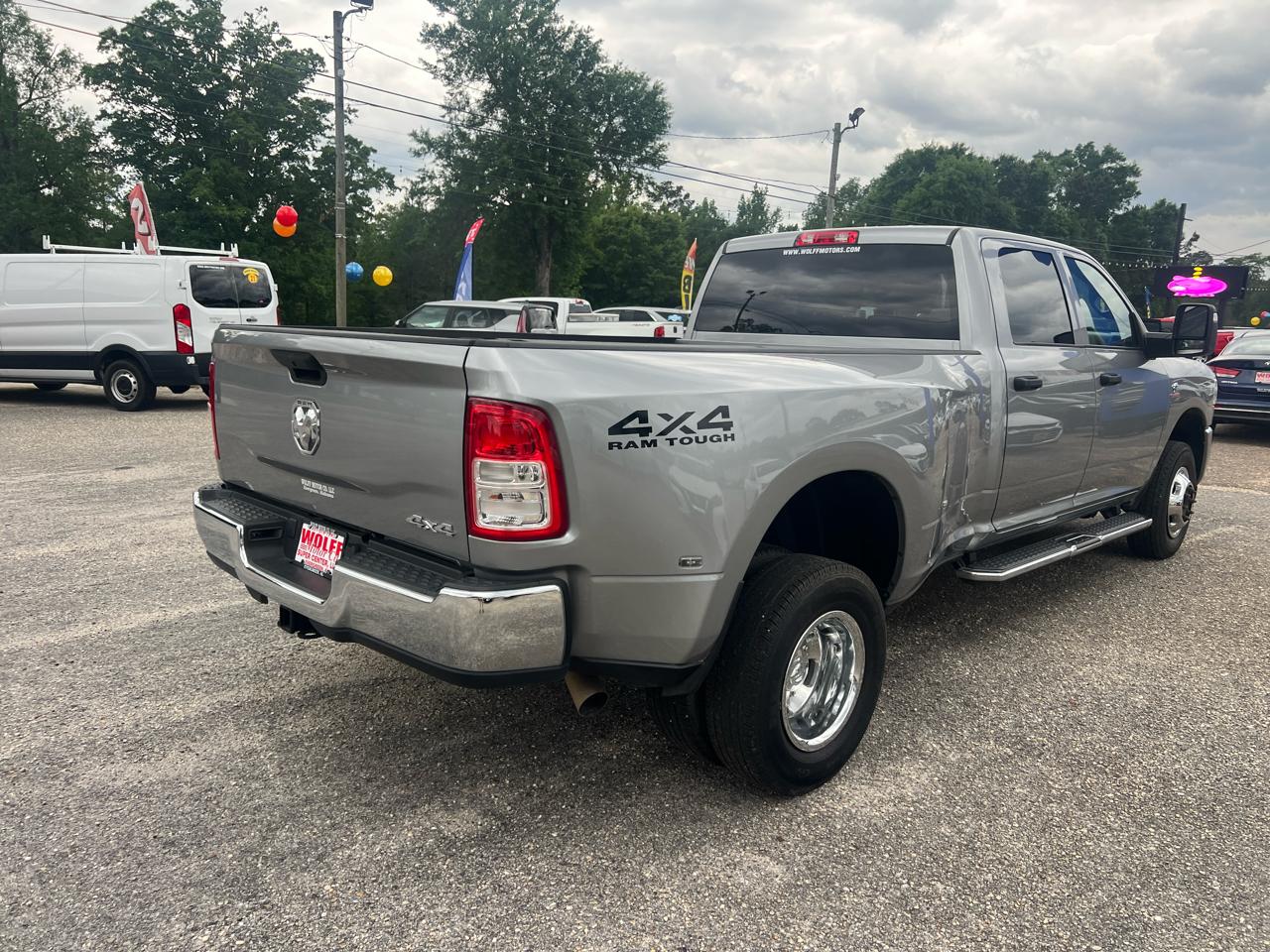 RAM 3500 Tradesman 4x4 Crew Cab 8' Box 2024