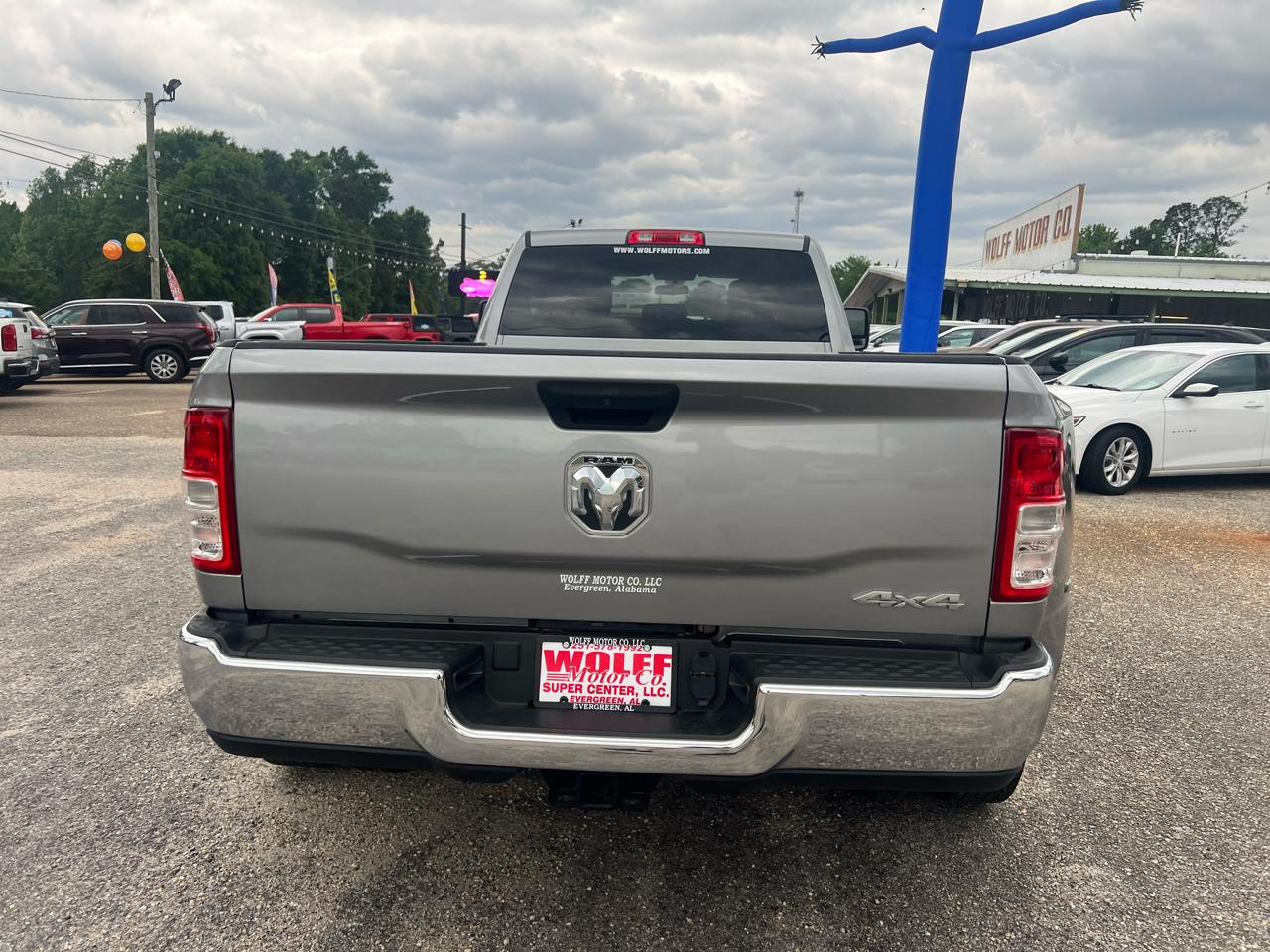 RAM 3500 Tradesman 4x4 Crew Cab 8' Box 2024