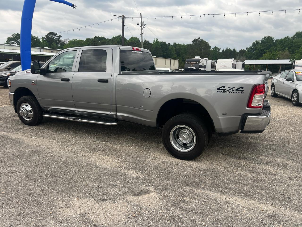 RAM 3500 Tradesman 4x4 Crew Cab 8' Box 2024