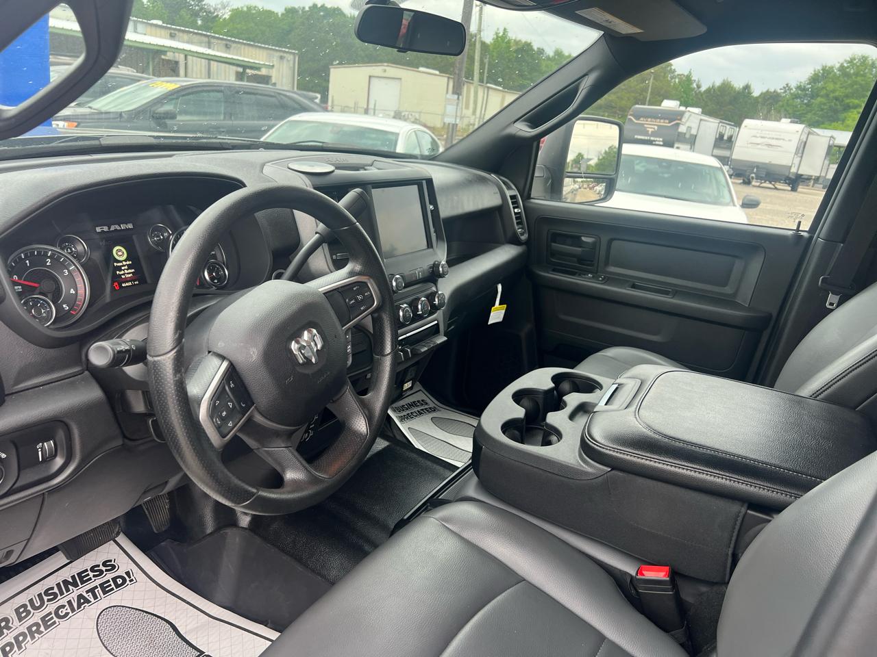RAM 3500 Tradesman 4x4 Crew Cab 8' Box 2024