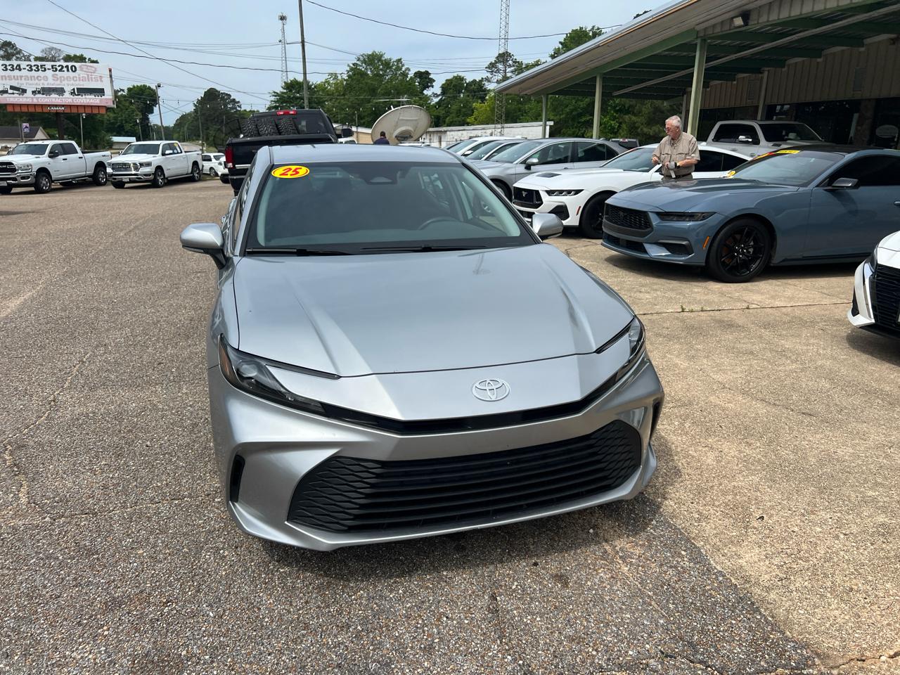 Toyota Camry XLE (Natl) 2025