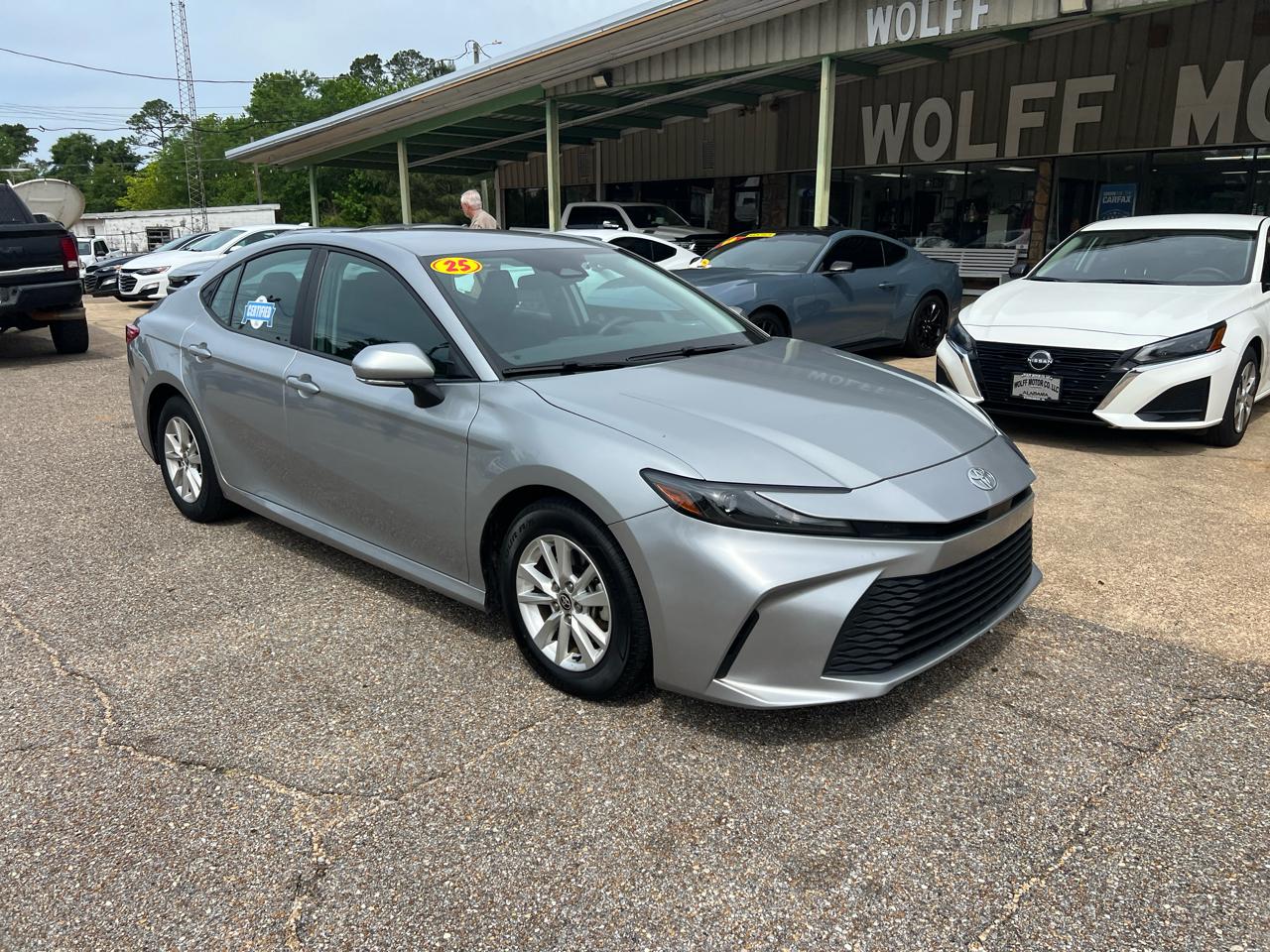 Toyota Camry XLE (Natl) 2025