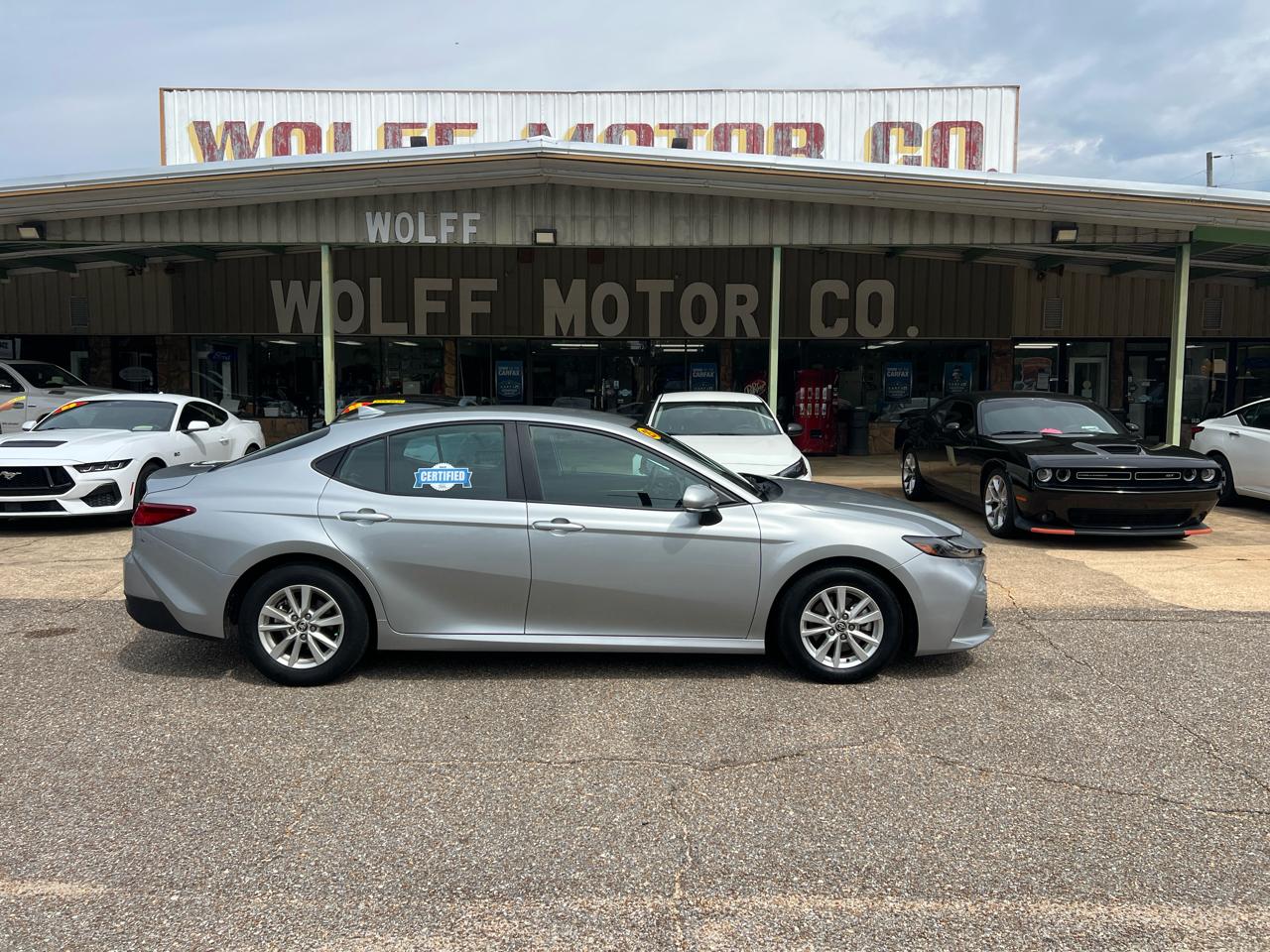 Toyota Camry XLE (Natl) 2025
