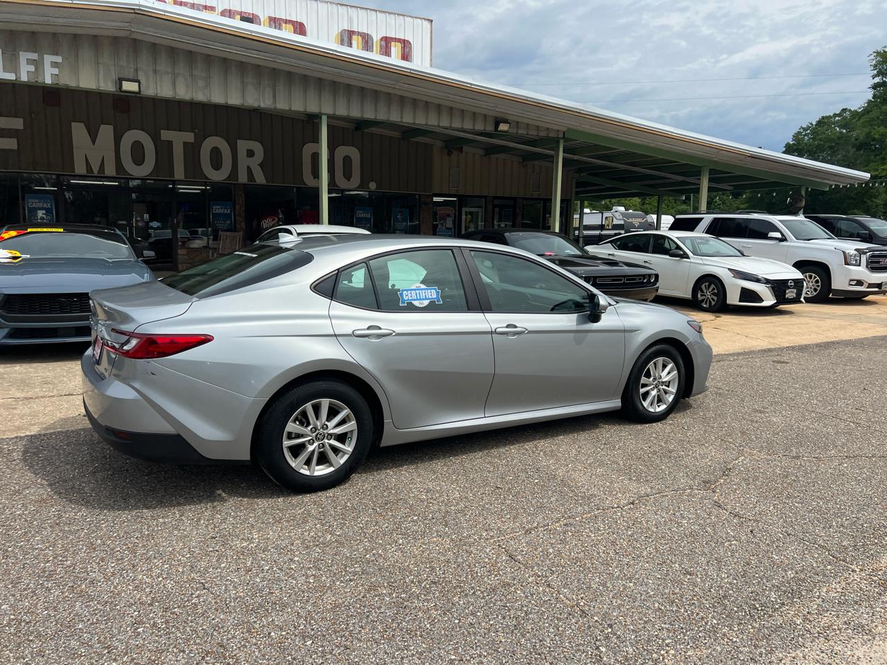 Toyota Camry XLE (Natl) 2025