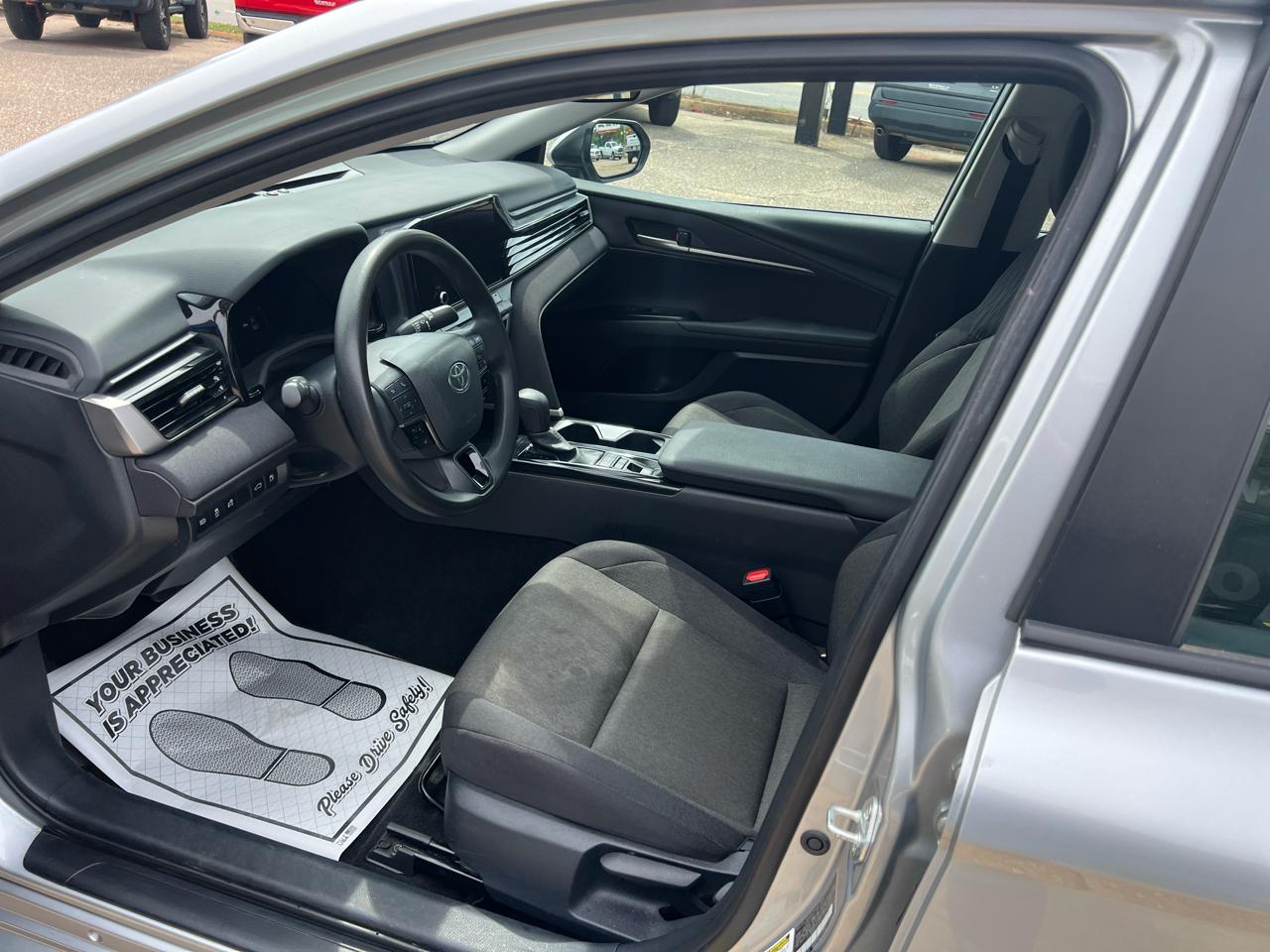 Toyota Camry XLE (Natl) 2025