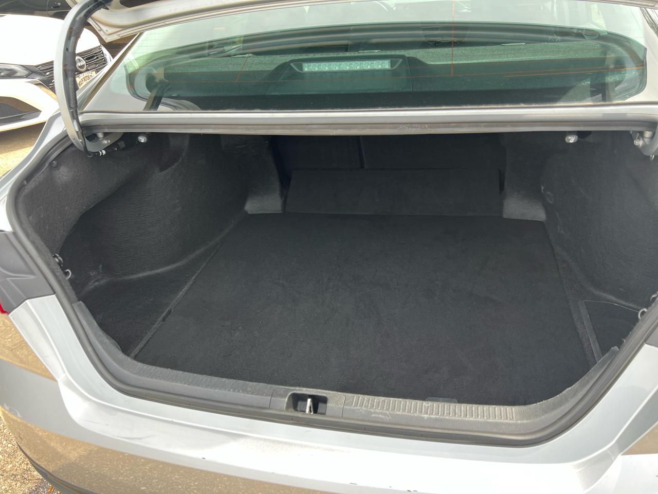 Toyota Camry XLE (Natl) 2025