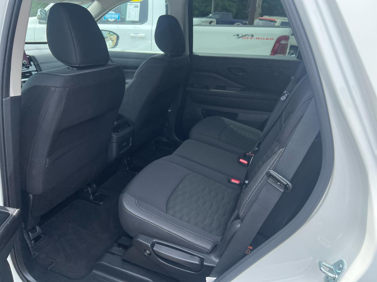 Nissan Pathfinder SV 4WD 2025