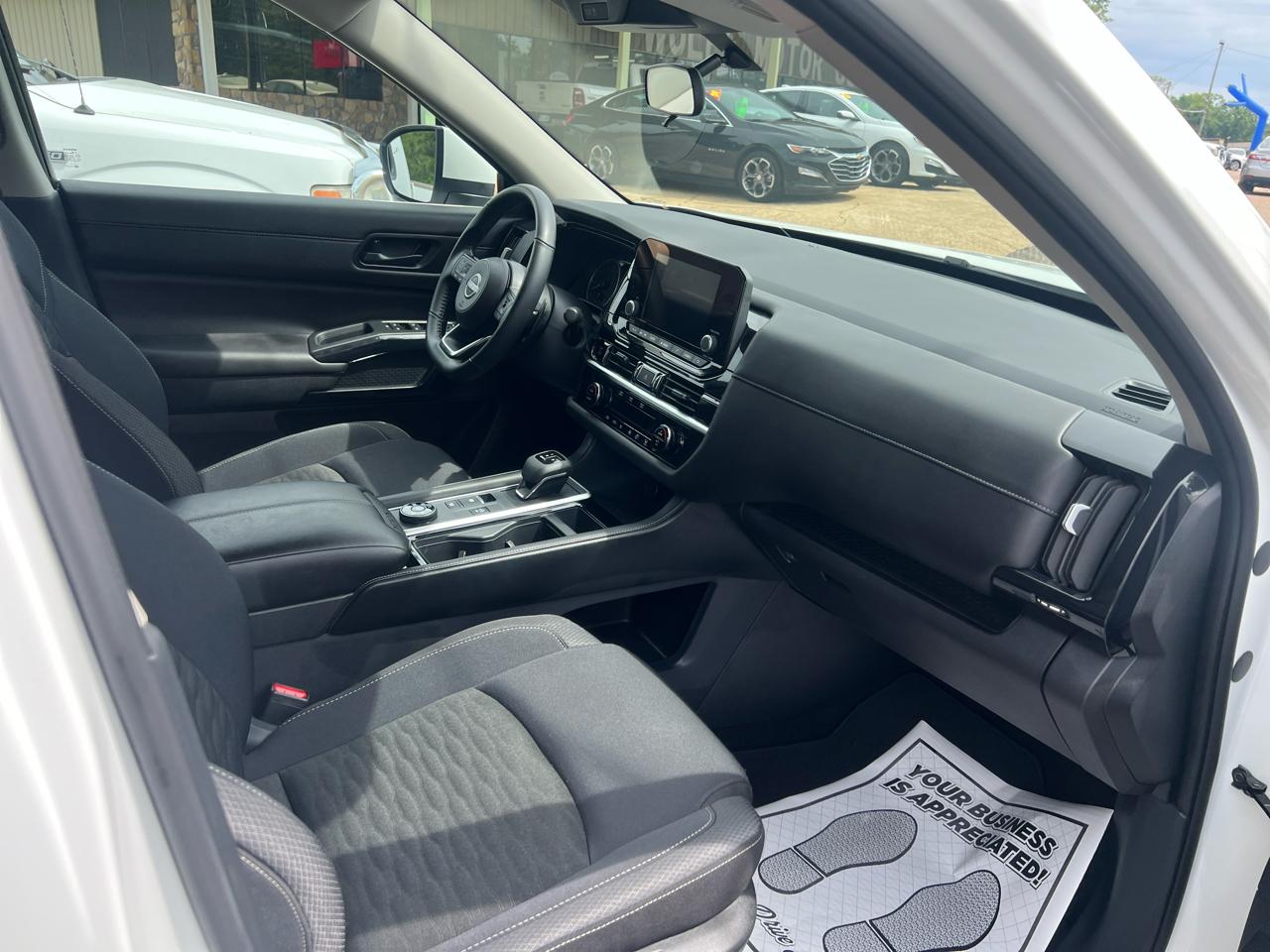 Nissan Pathfinder SV 4WD 2025
