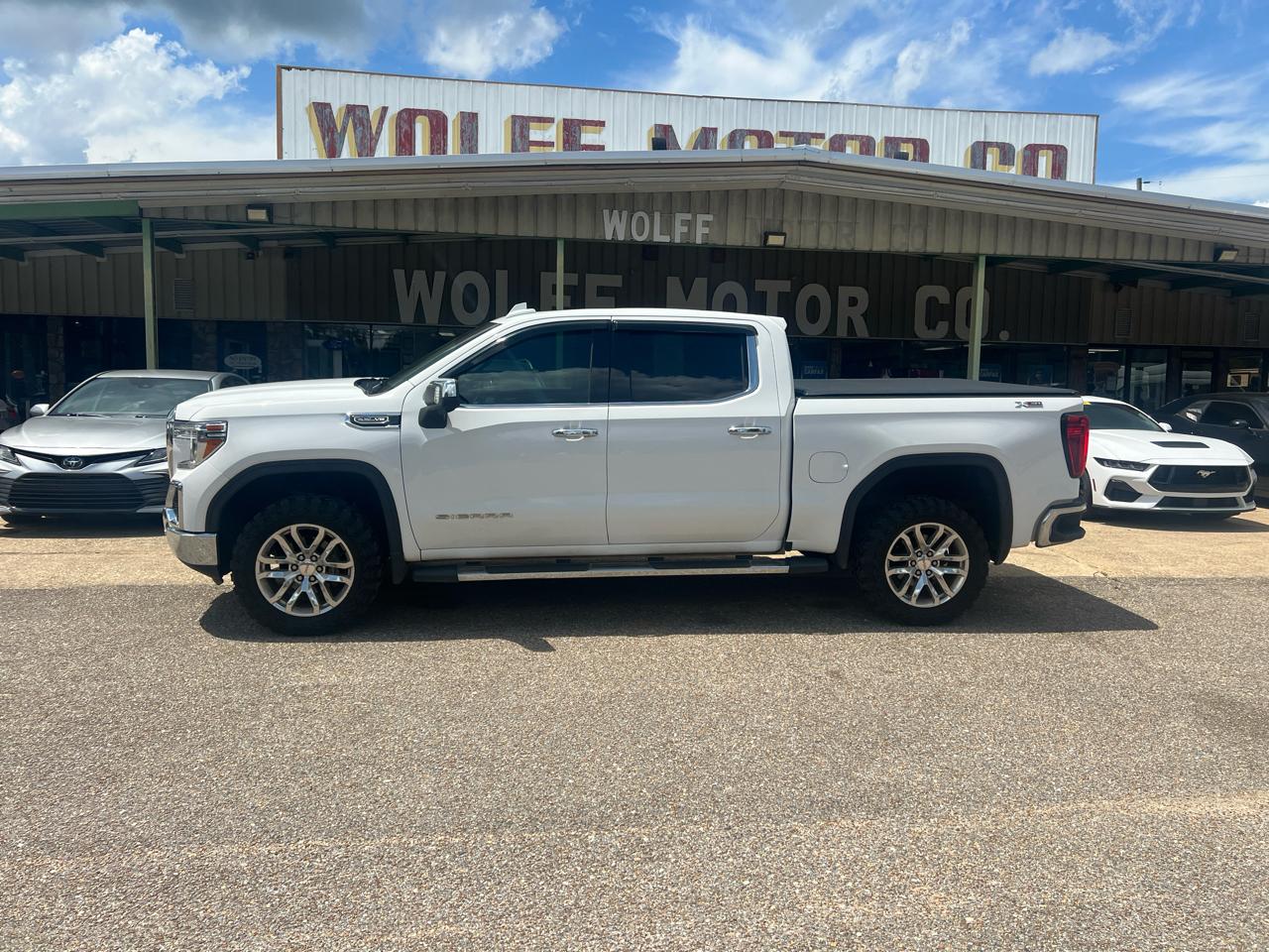 GMC Sierra 1500 4WD Crew Cab 147" SLT 2020