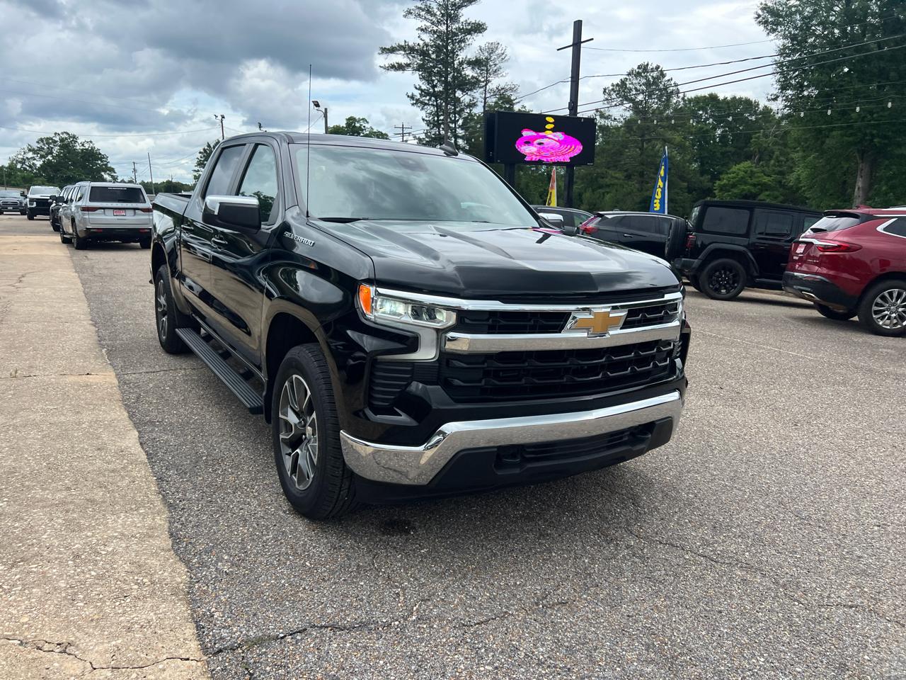 Chevrolet Silverado 1500 4WD Crew Cab 147" LT w/2FL 2024