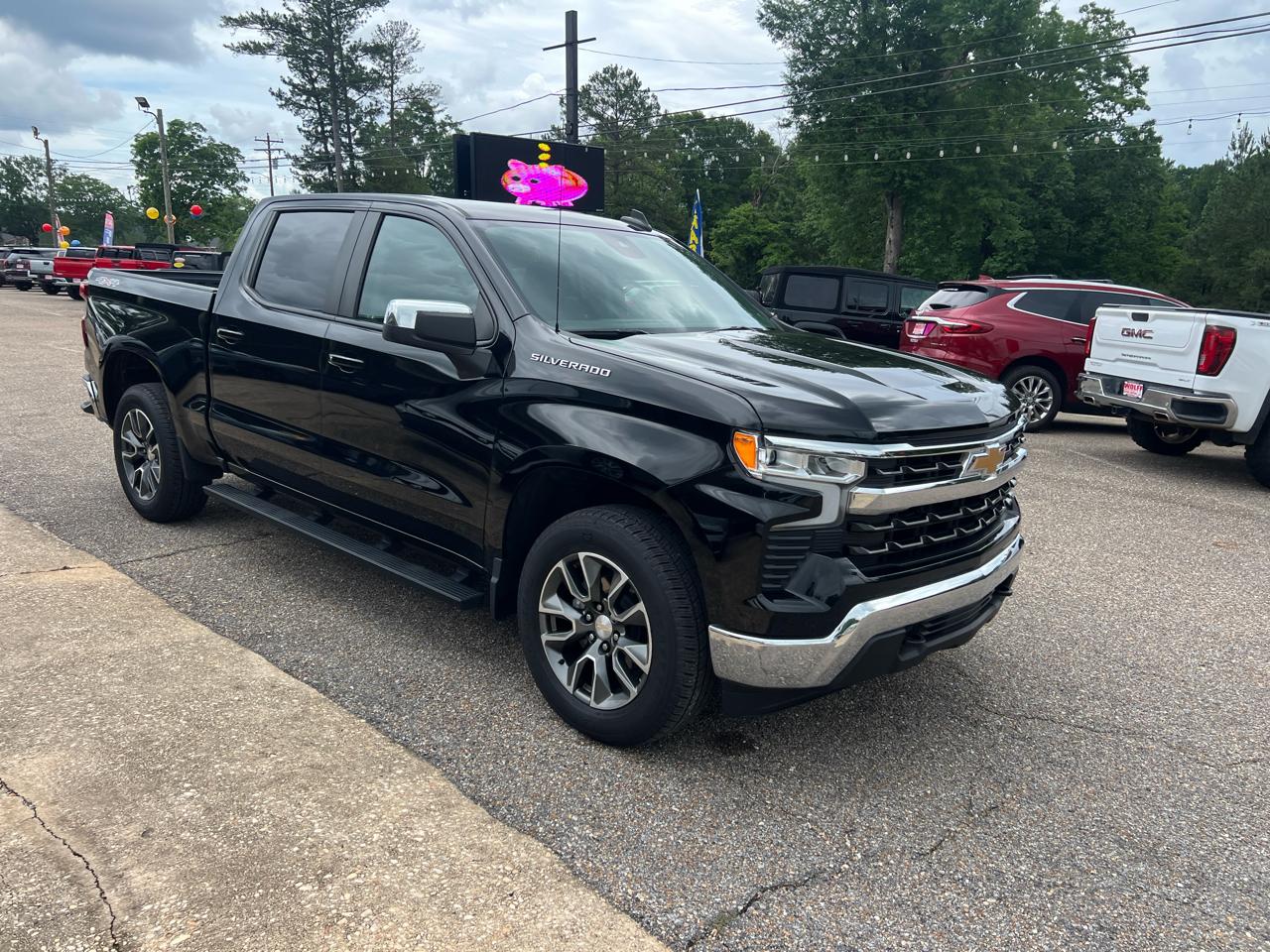 Chevrolet Silverado 1500 4WD Crew Cab 147" LT w/2FL 2024