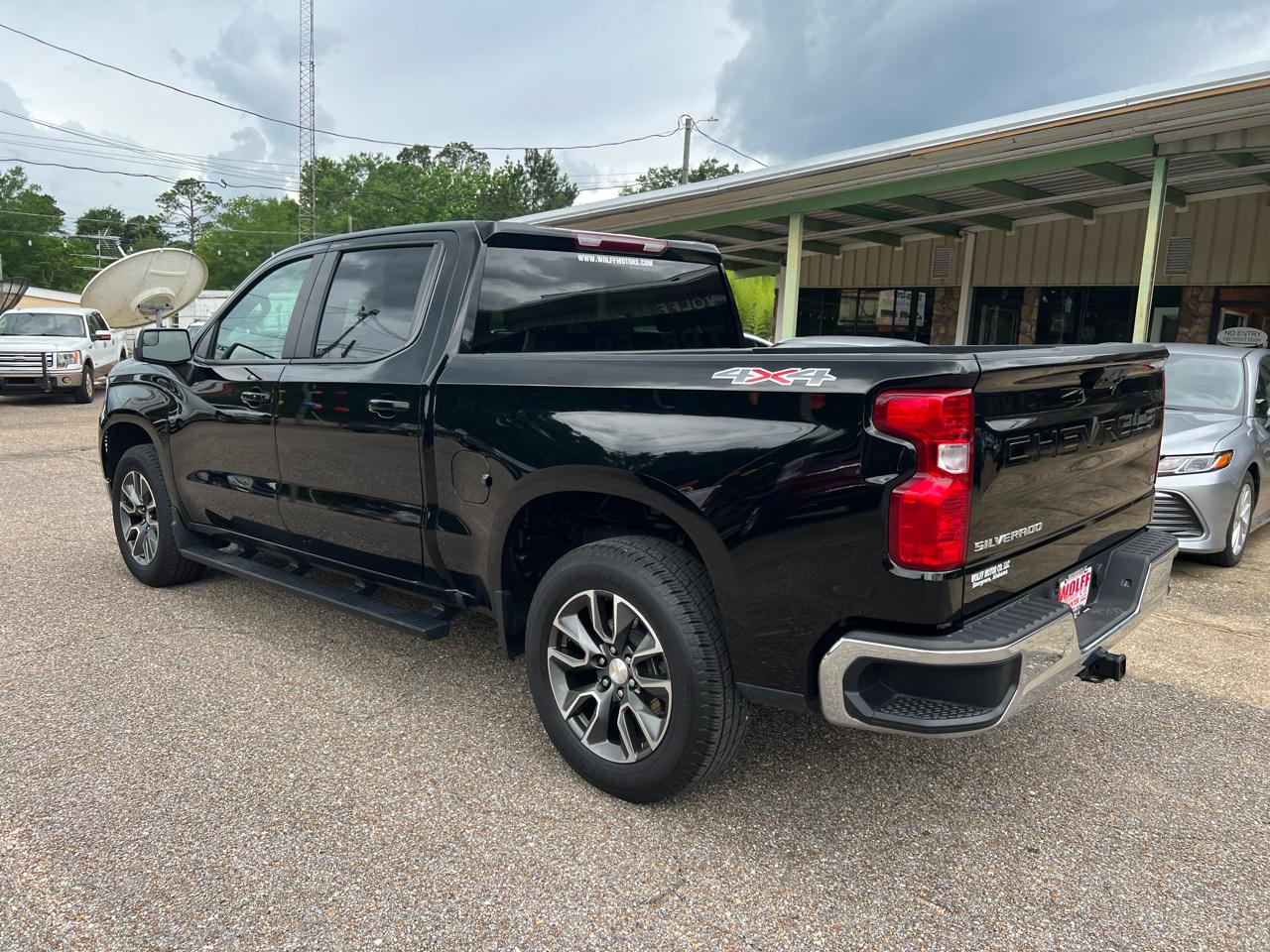 Chevrolet Silverado 1500 4WD Crew Cab 147" LT w/2FL 2024