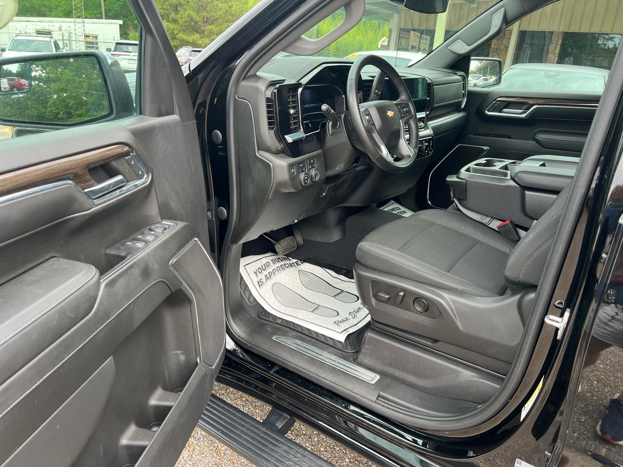 Chevrolet Silverado 1500 4WD Crew Cab 147" LT w/2FL 2024