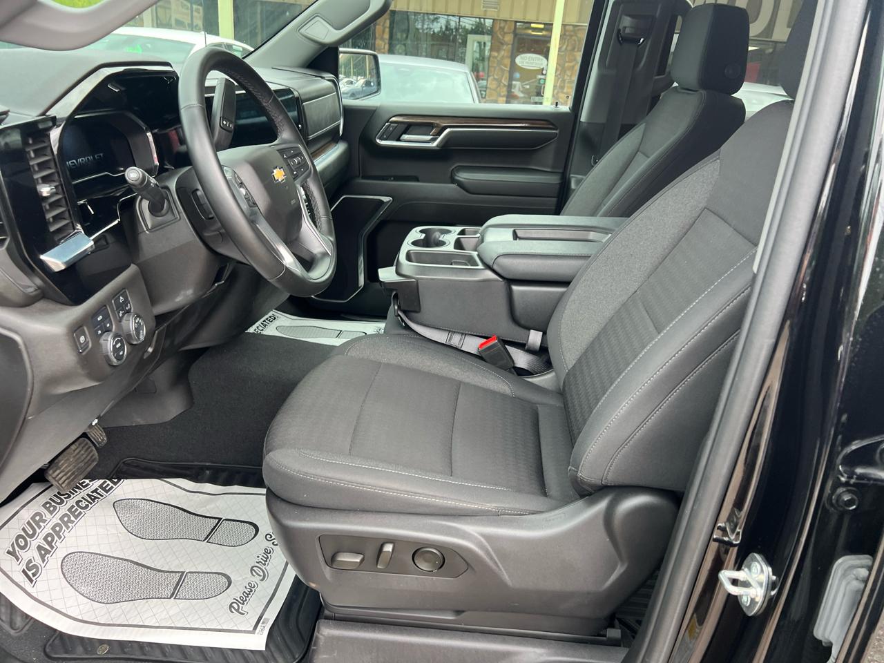 Chevrolet Silverado 1500 4WD Crew Cab 147" LT w/2FL 2024