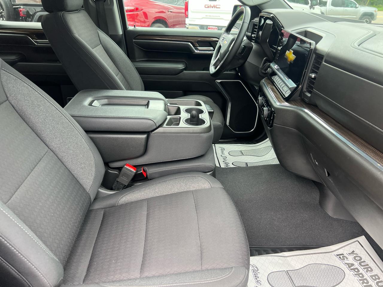 Chevrolet Silverado 1500 4WD Crew Cab 147" LT w/2FL 2024