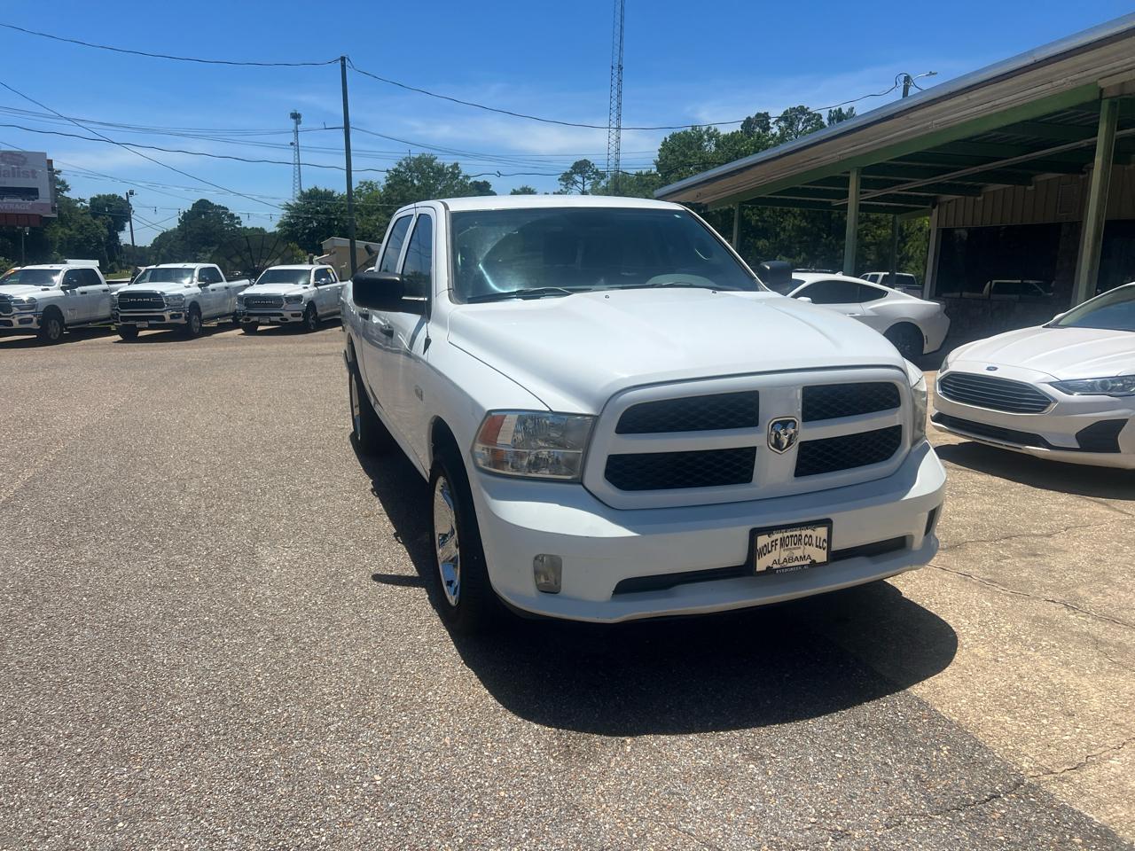 RAM 1500 4WD Crew Cab 140.5" Express 2014