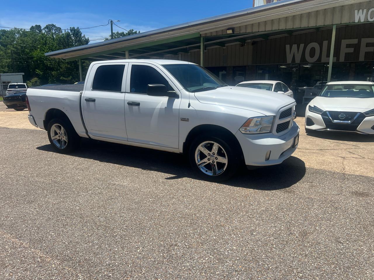 RAM 1500 4WD Crew Cab 140.5" Express 2014