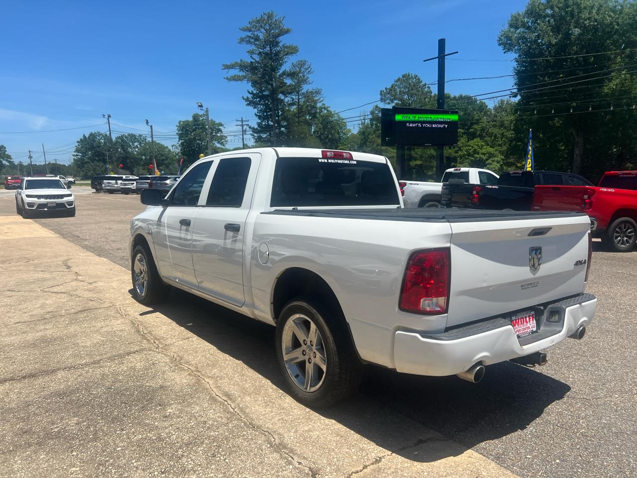 RAM 1500 4WD Crew Cab 140.5" Express 2014