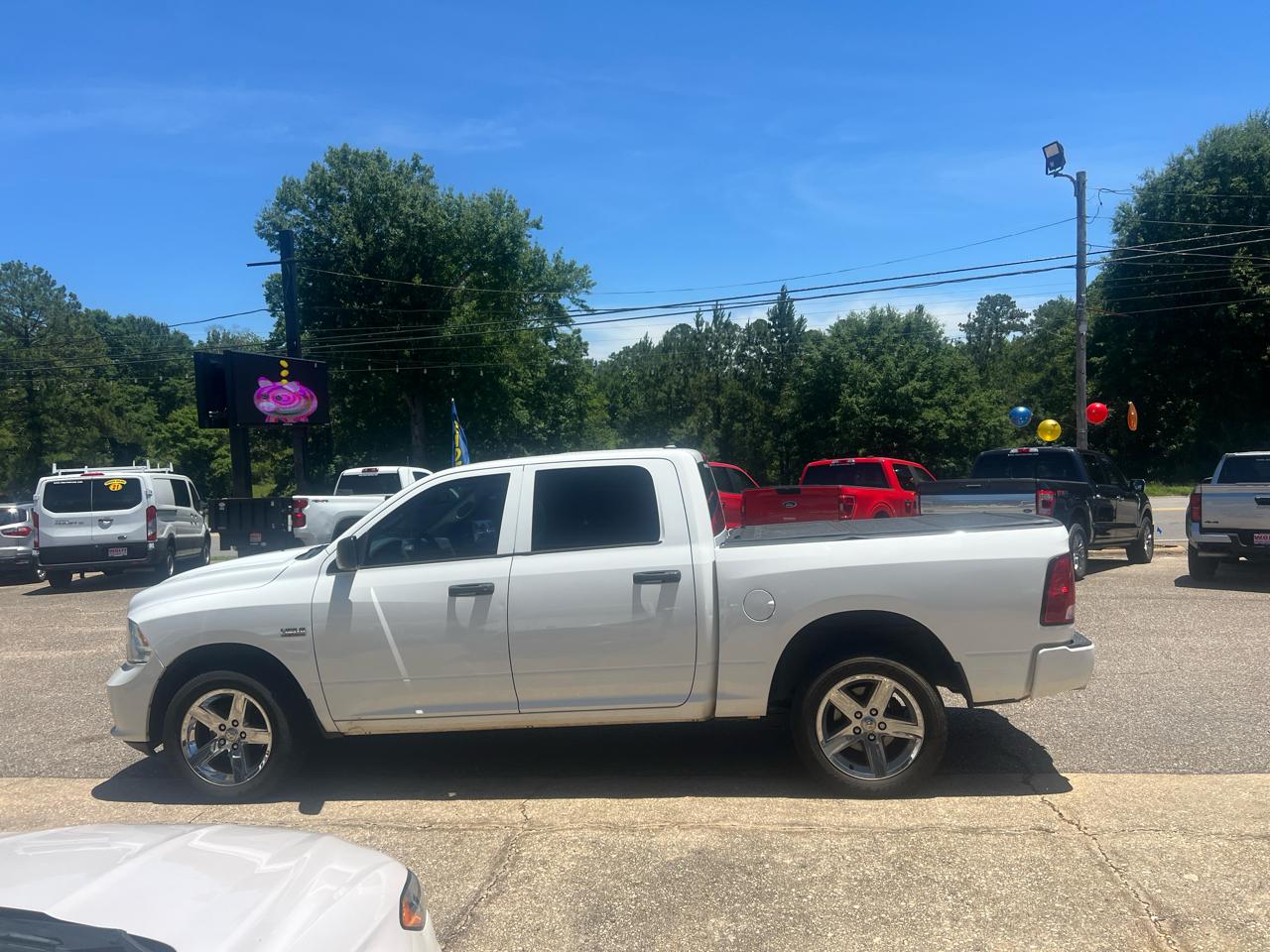 RAM 1500 4WD Crew Cab 140.5" Express 2014