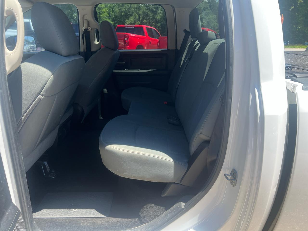RAM 1500 4WD Crew Cab 140.5" Express 2014