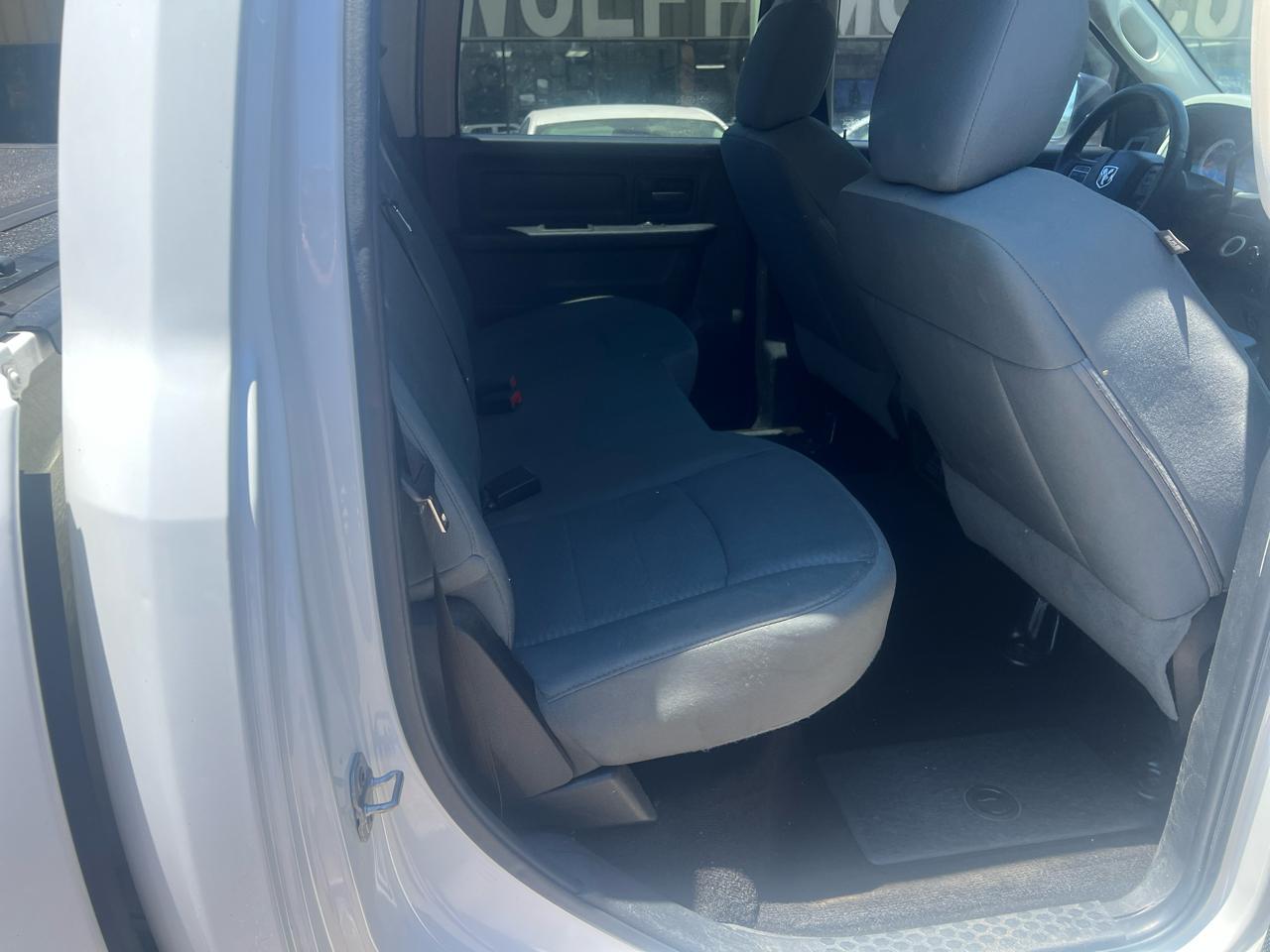 RAM 1500 4WD Crew Cab 140.5" Express 2014