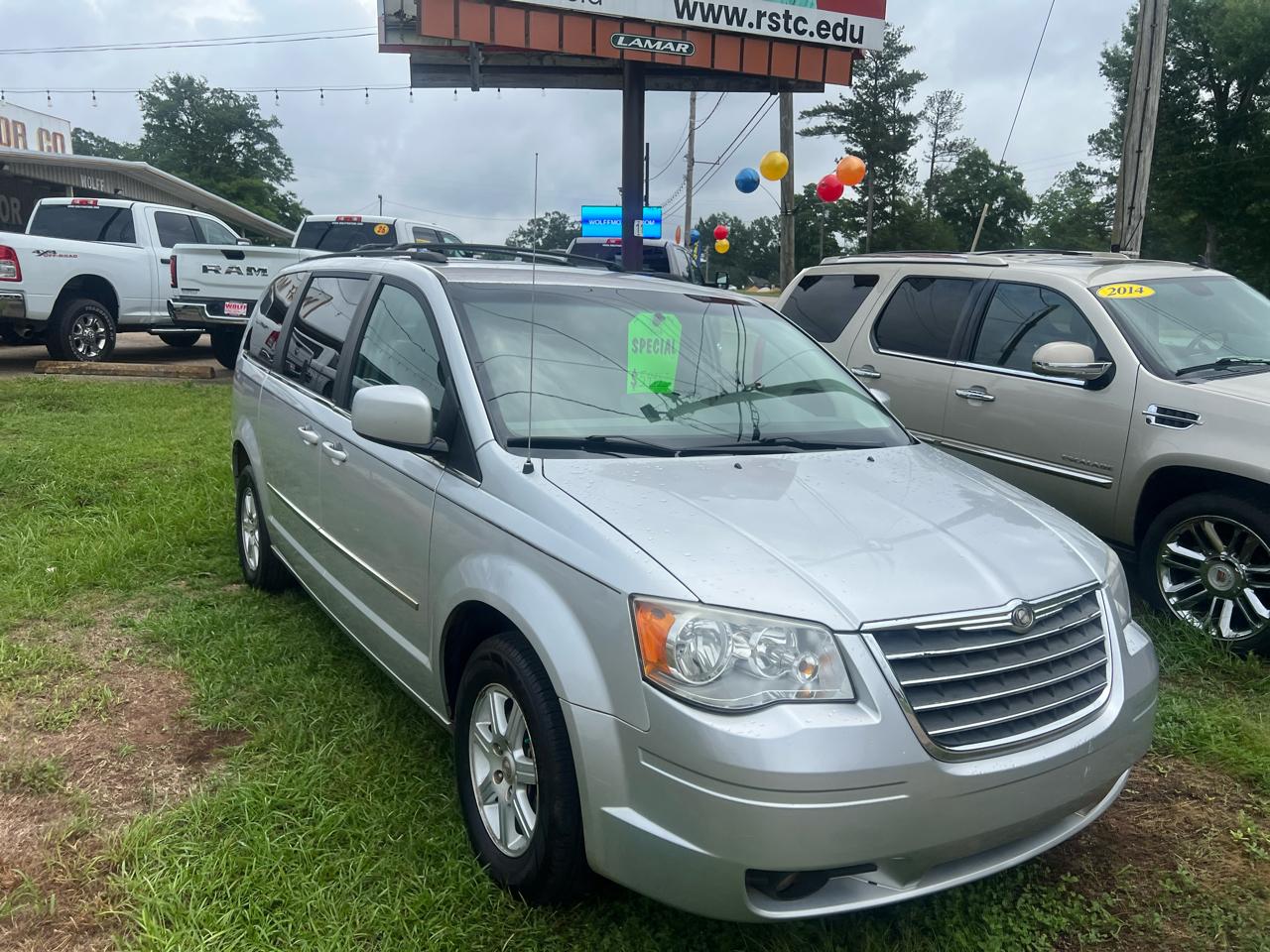 Chrysler Town & Country 4dr Wgn Touring 2010