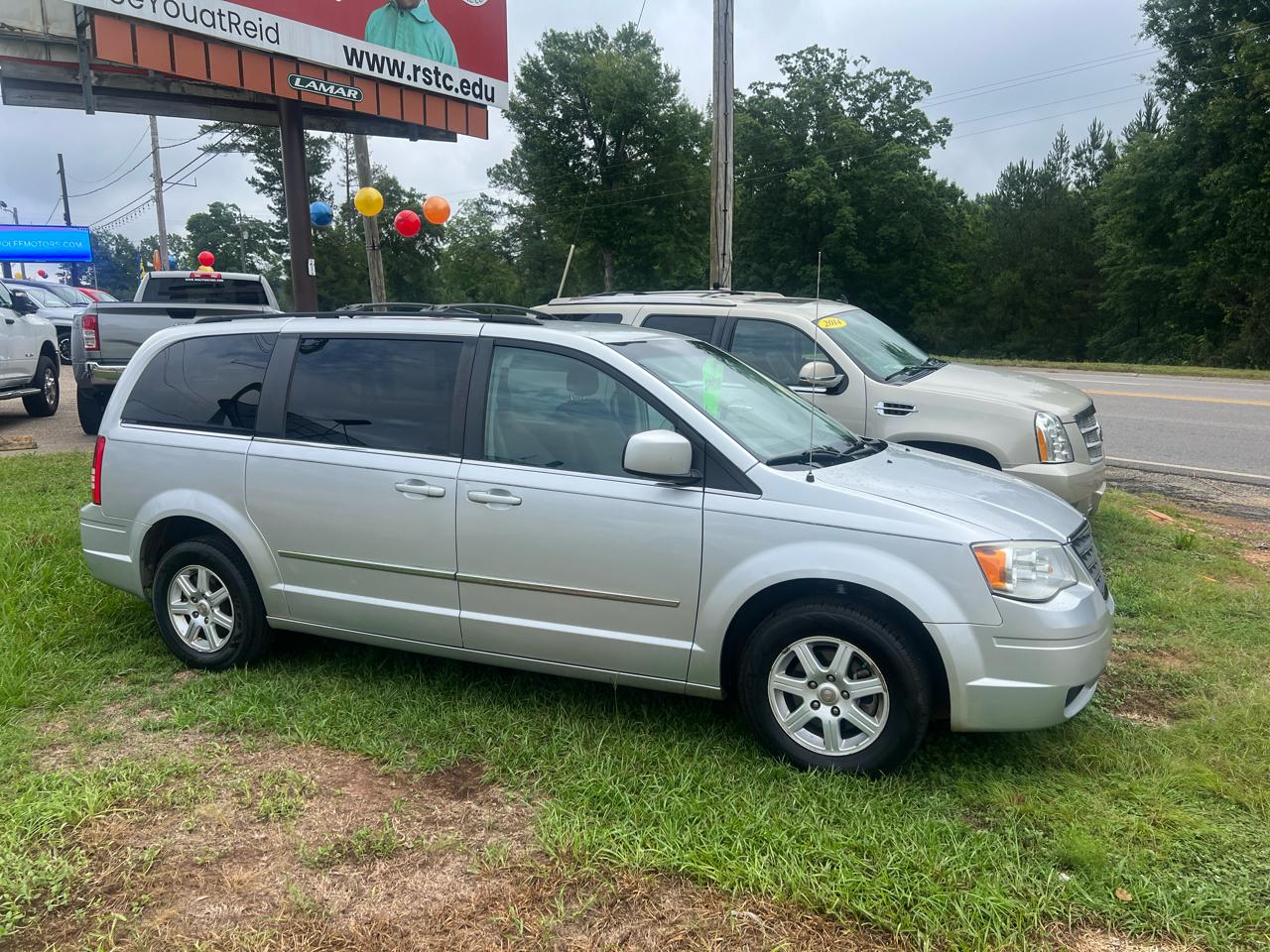 Chrysler Town & Country 4dr Wgn Touring 2010