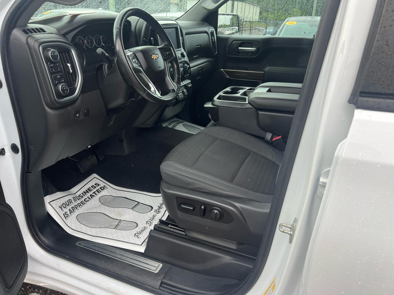 Chevrolet Silverado 1500 4WD Crew Cab 147" LT 2020