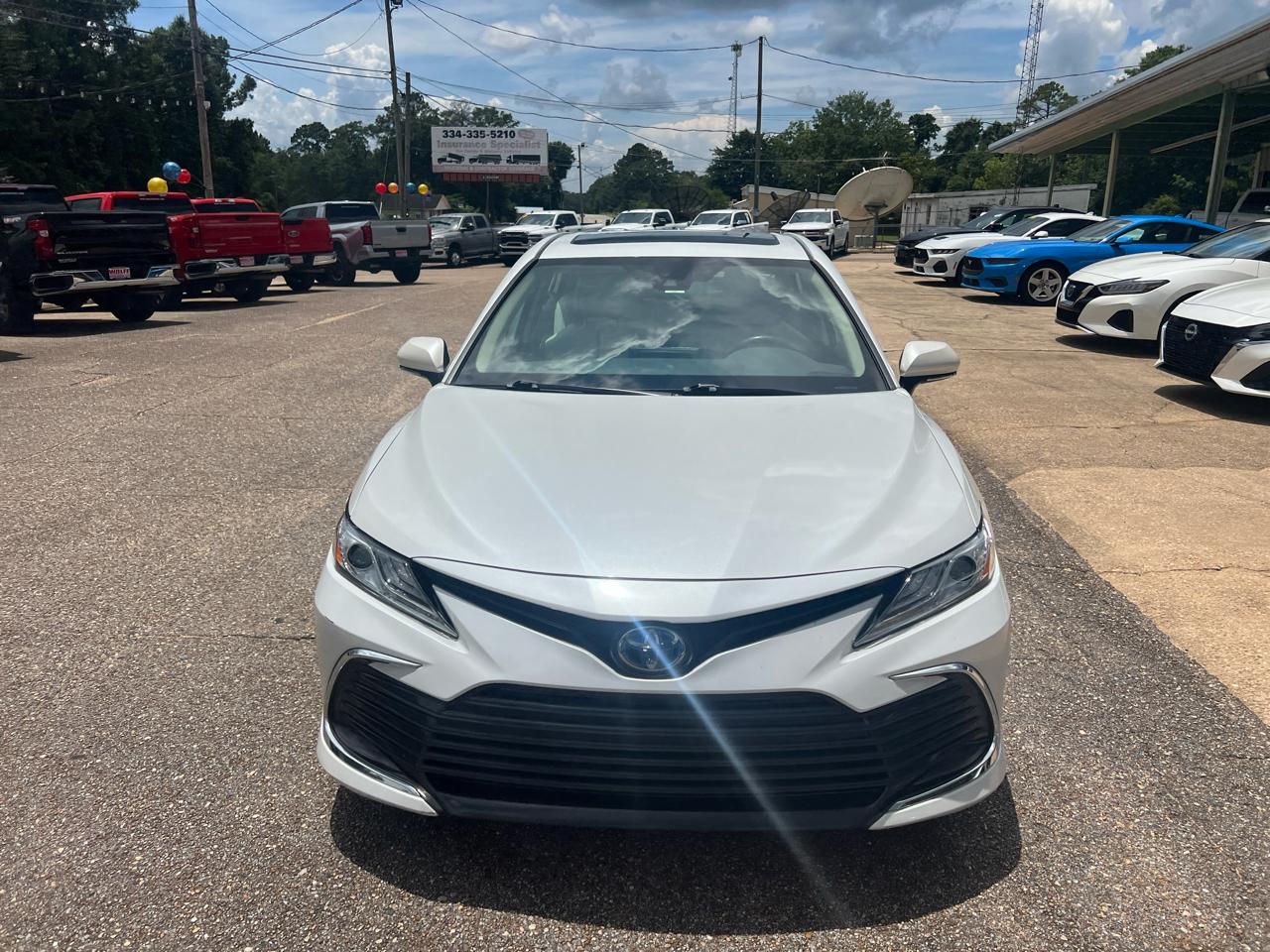 Toyota Camry Hybrid XLE CVT (Natl) 2022