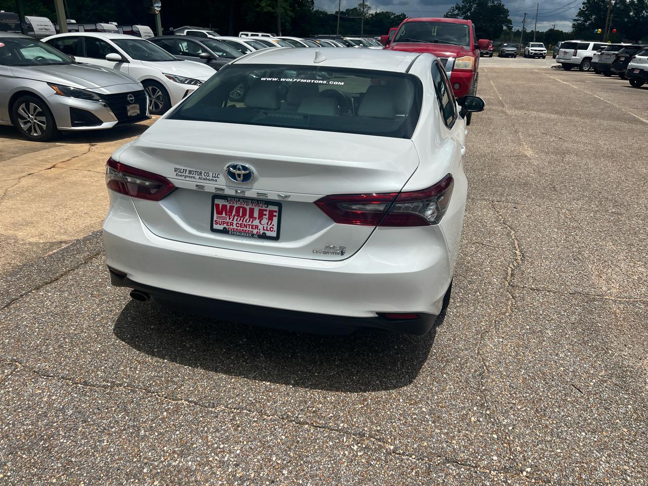 Toyota Camry Hybrid XLE CVT (Natl) 2022