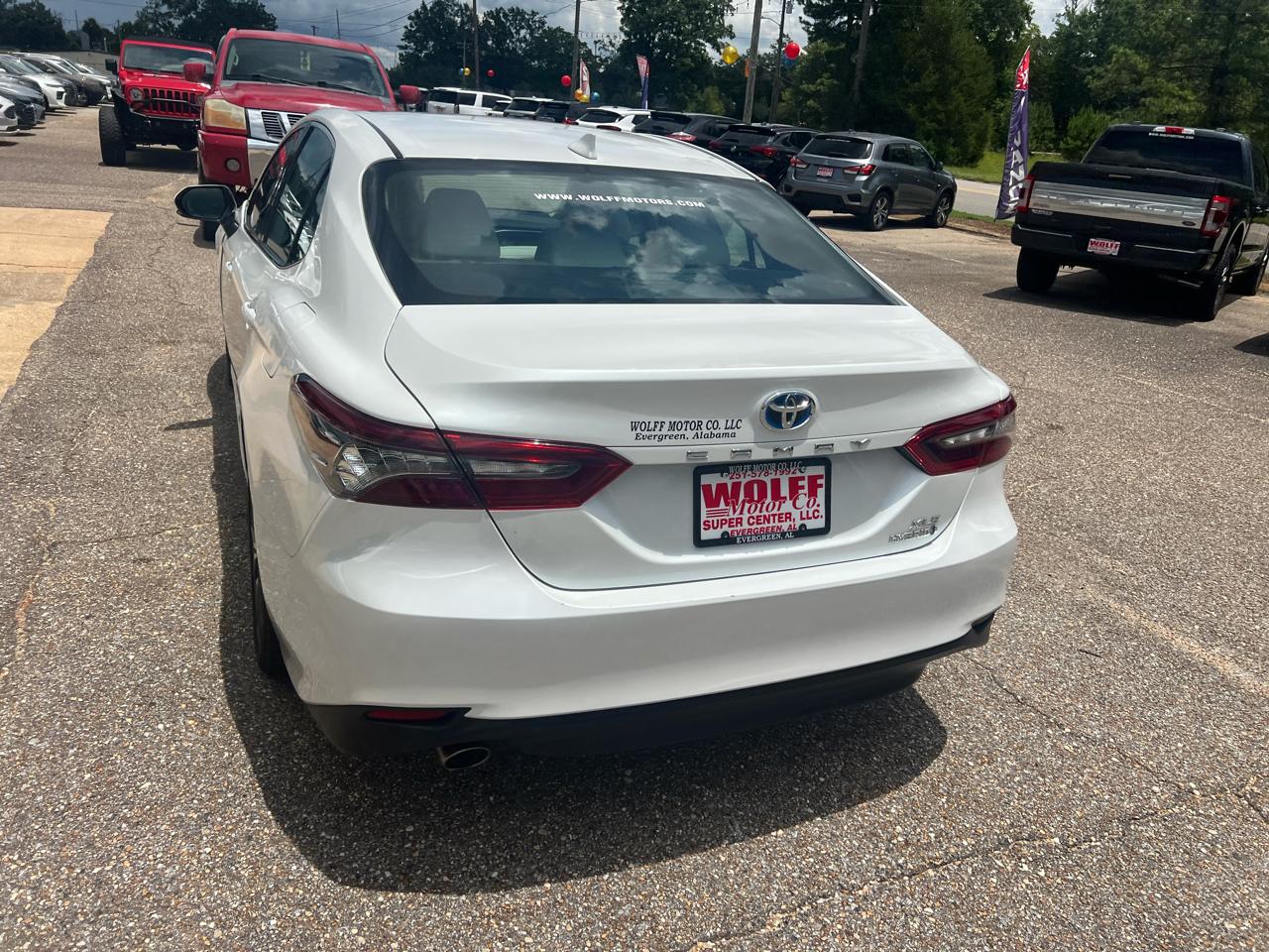 Toyota Camry Hybrid XLE CVT (Natl) 2022