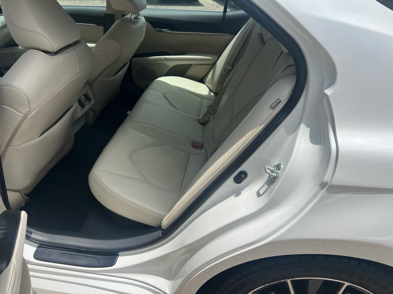 Toyota Camry Hybrid XLE CVT (Natl) 2022