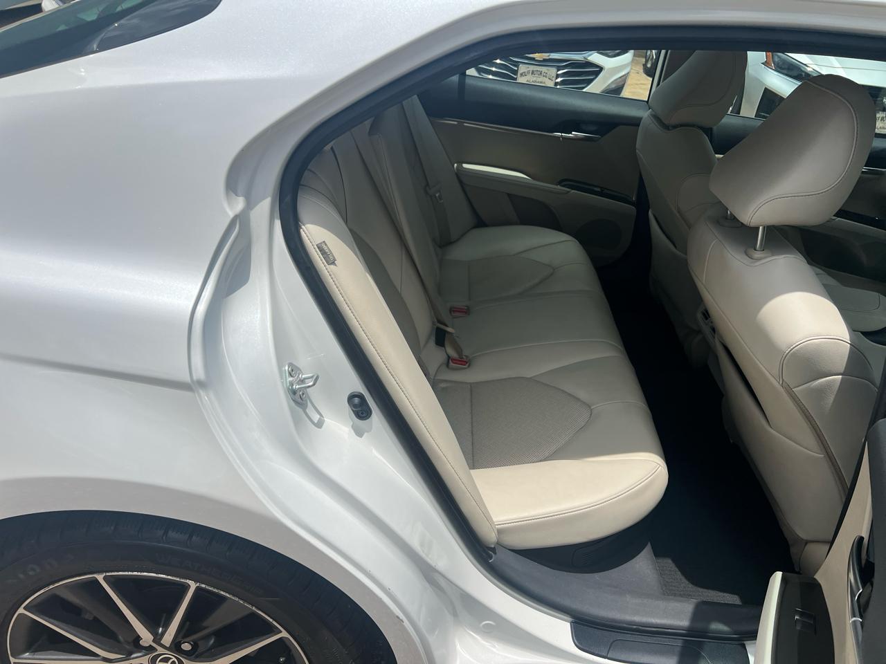 Toyota Camry Hybrid XLE CVT (Natl) 2022