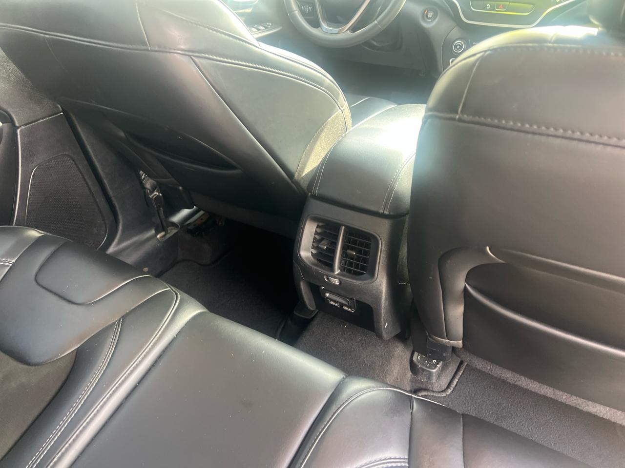 Jeep Cherokee Latitude Plus FWD 2020