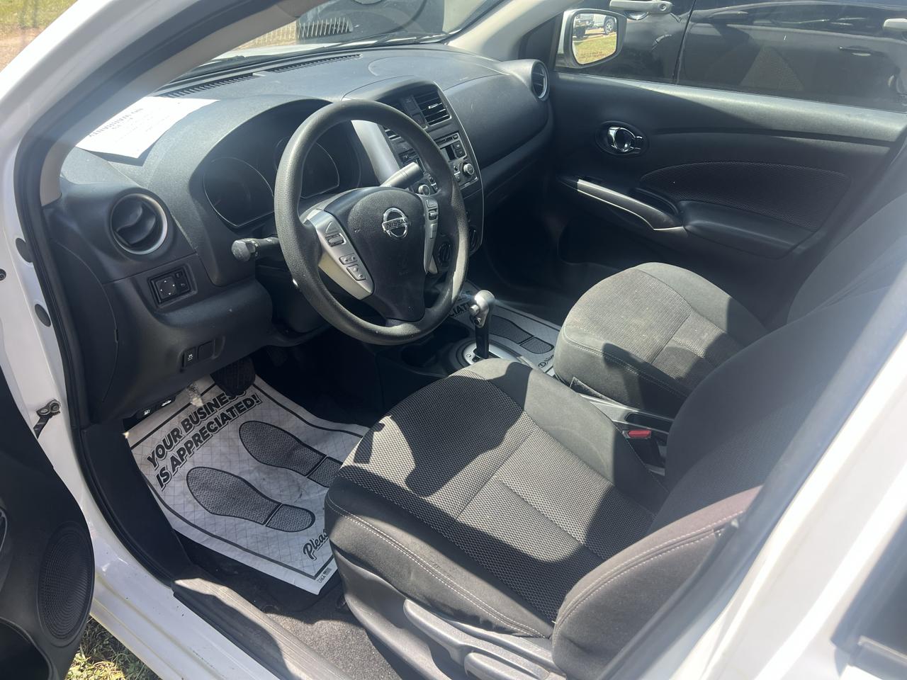 Nissan Versa Sedan SV CVT 2017