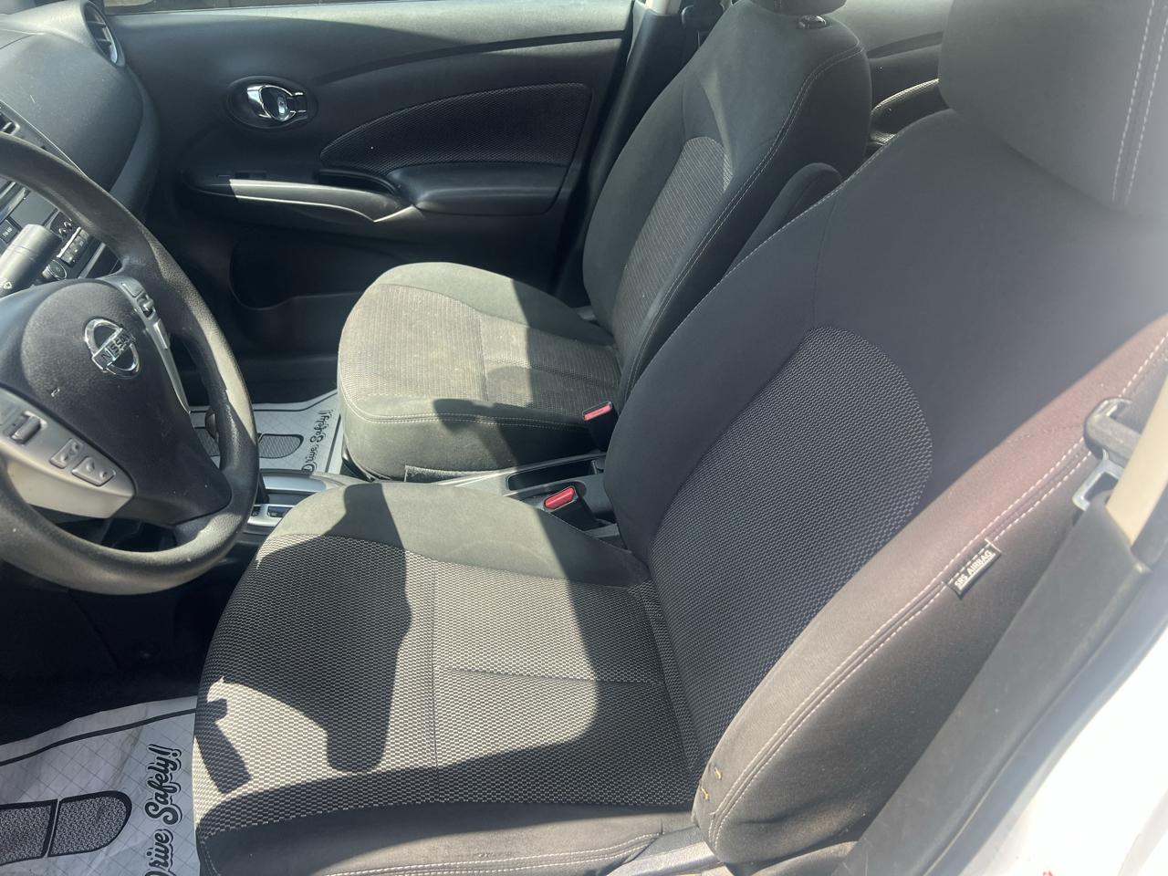 Nissan Versa Sedan SV CVT 2017