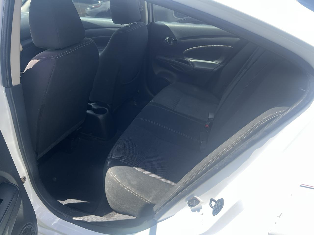 Nissan Versa Sedan SV CVT 2017