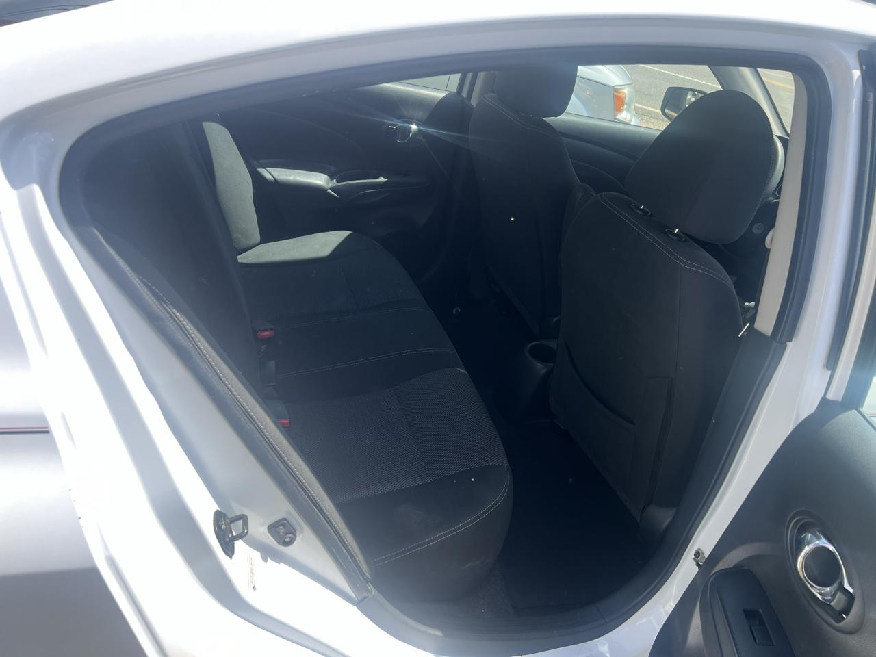 Nissan Versa Sedan SV CVT 2017