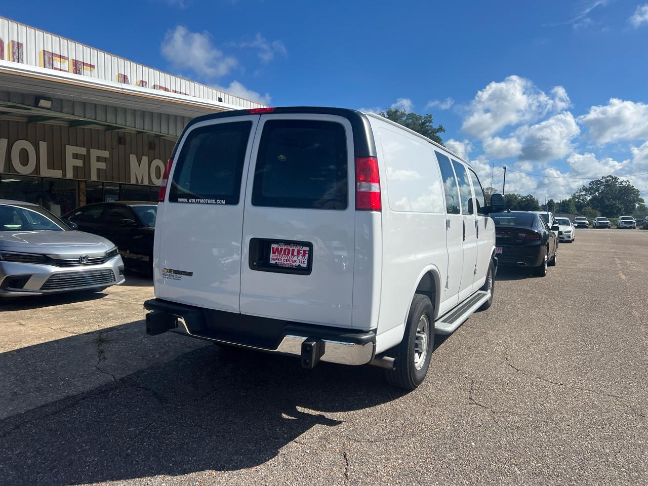 Chevrolet Express Cargo Van RWD 2500 135" 2025