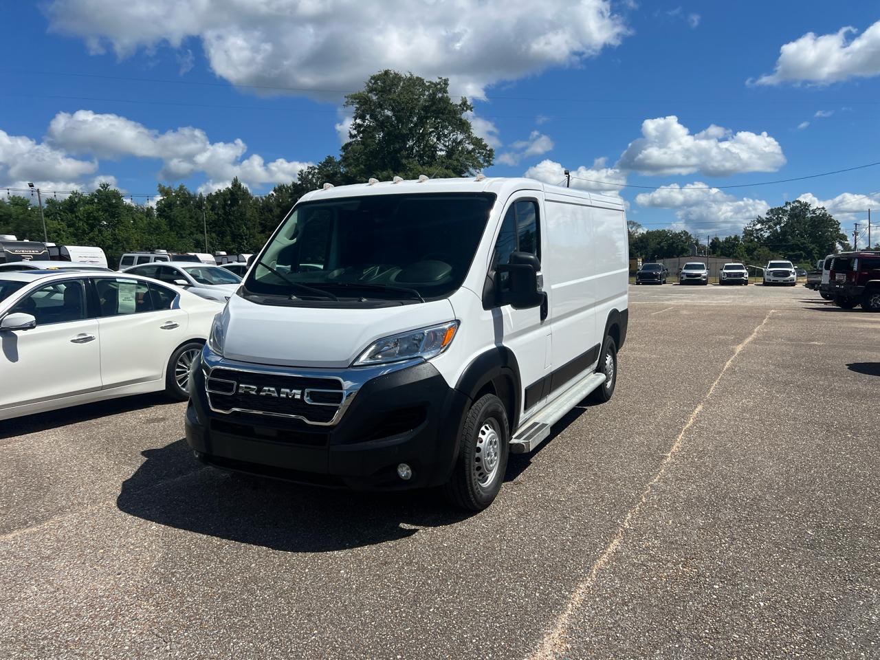 RAM ProMaster Cargo Van Tradesman 2500 Low Roof 136" WB w/Pass Seat 2025