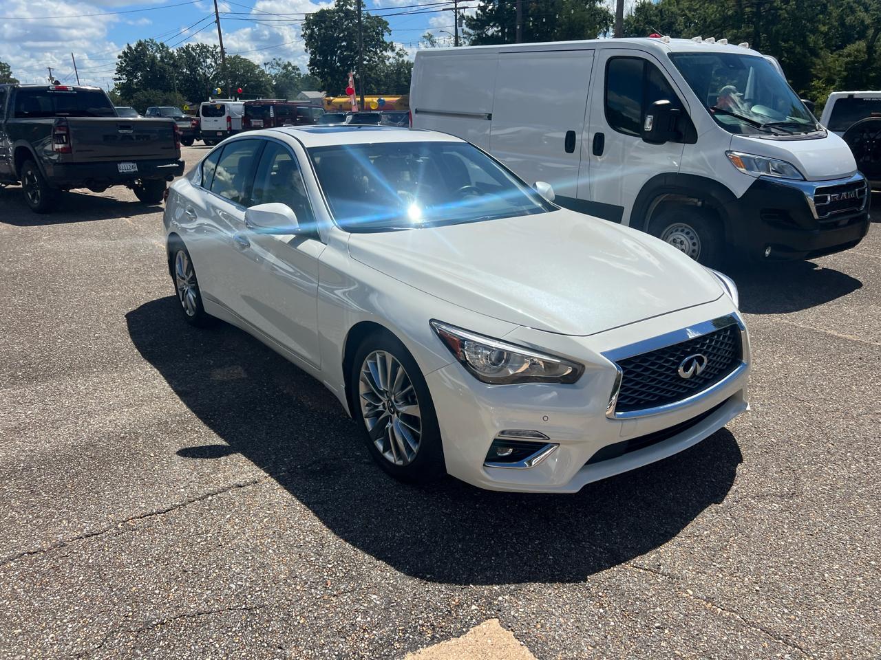 Infiniti Q50 LUXE RWD 2023