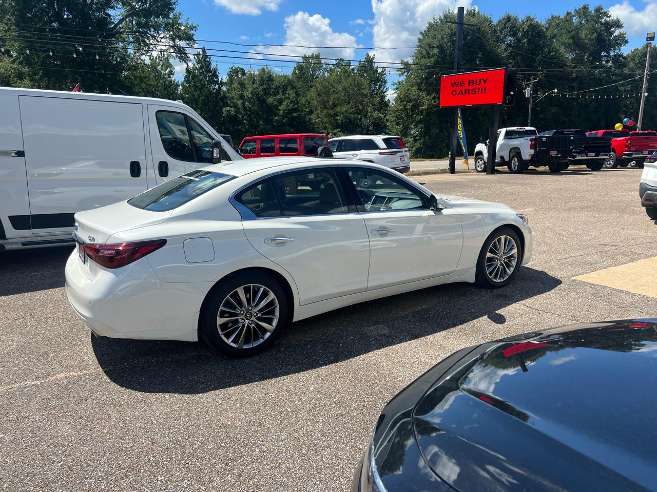 Infiniti Q50 LUXE RWD 2023