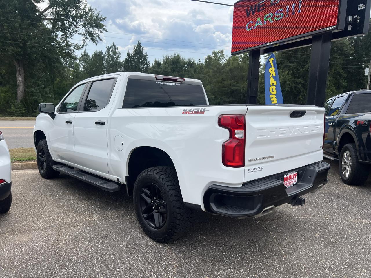 Chevrolet Silverado 1500 4WD Crew Cab 147" LT Trail Boss 2024