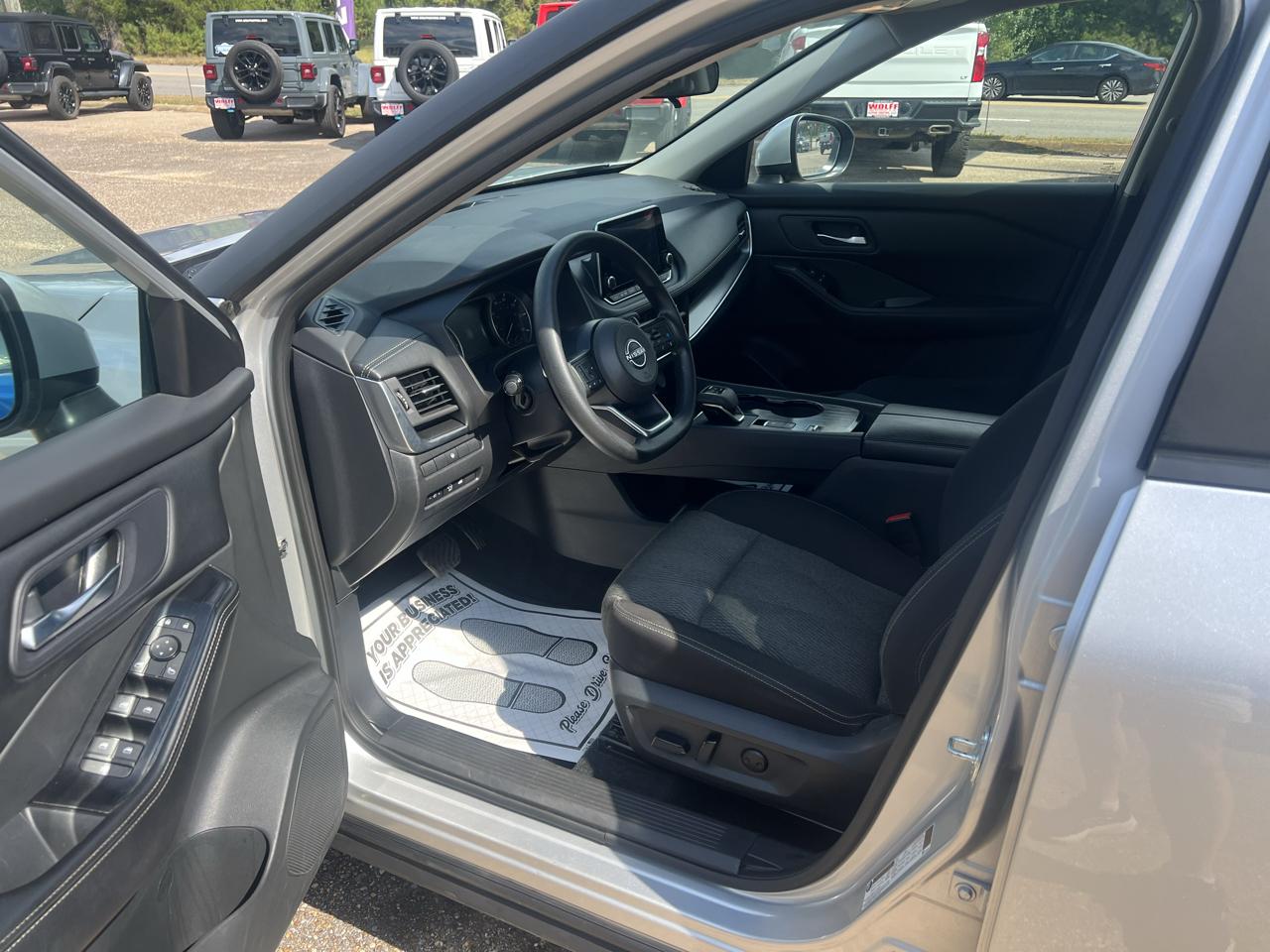 Nissan Rogue FWD SV 2024