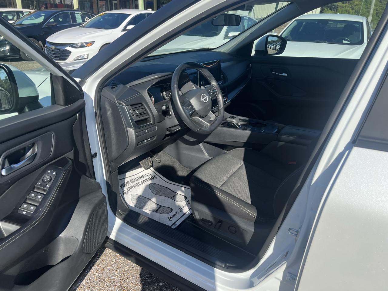 Nissan Rogue FWD SV 2025